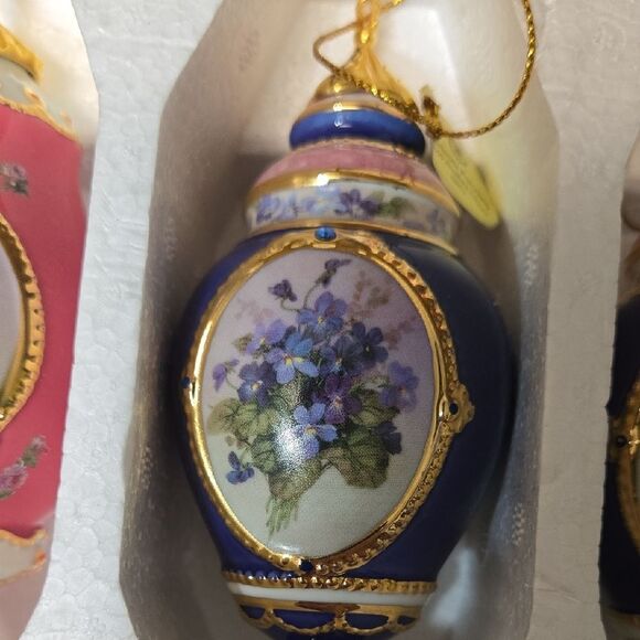 The Bradford Exchange.. Lena Liu's Forever Flowers Ornaments.. - Picture 3 of 15